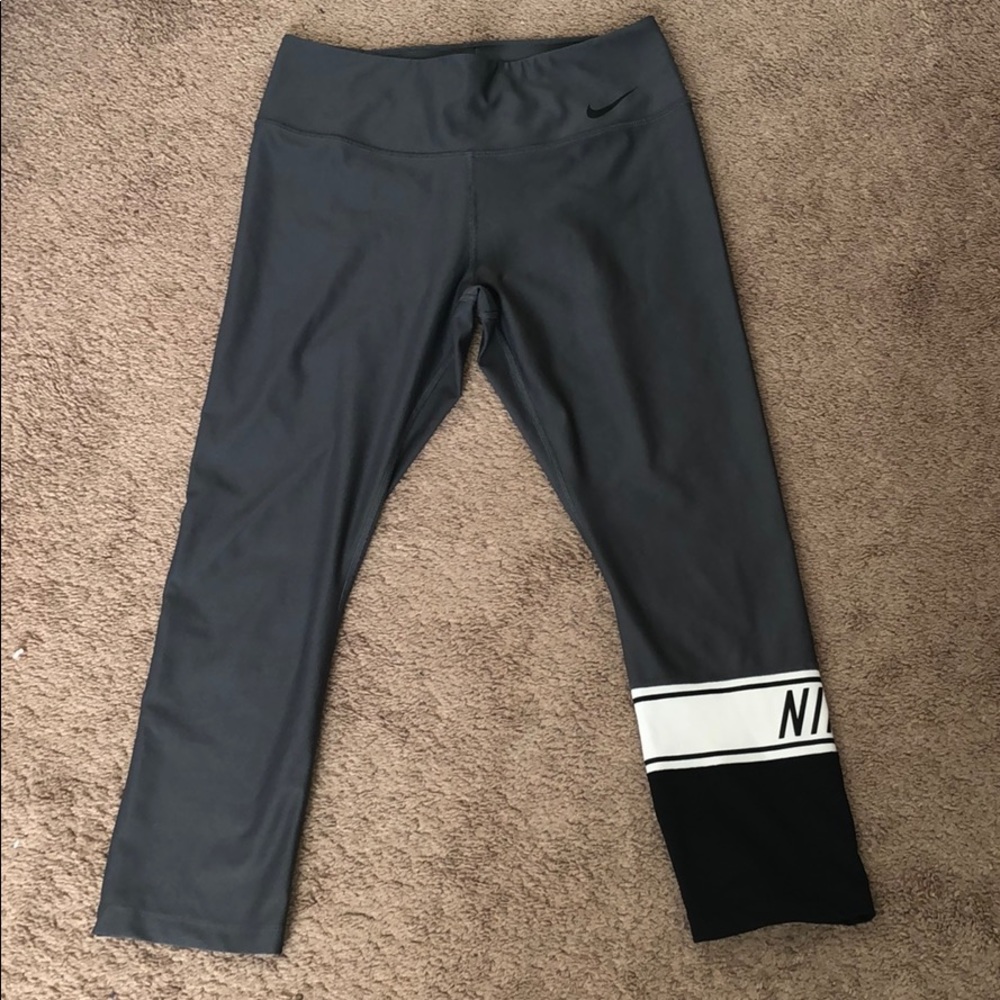 Nike Cropped Tights